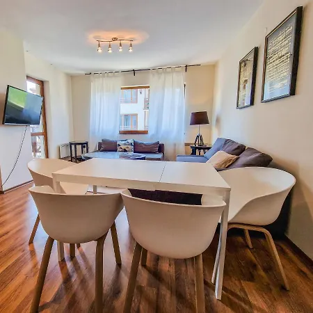 Cozy Flat In Parkview Complex - Ski-in And Ski-out By Flat Mаnager Apartman Banszko